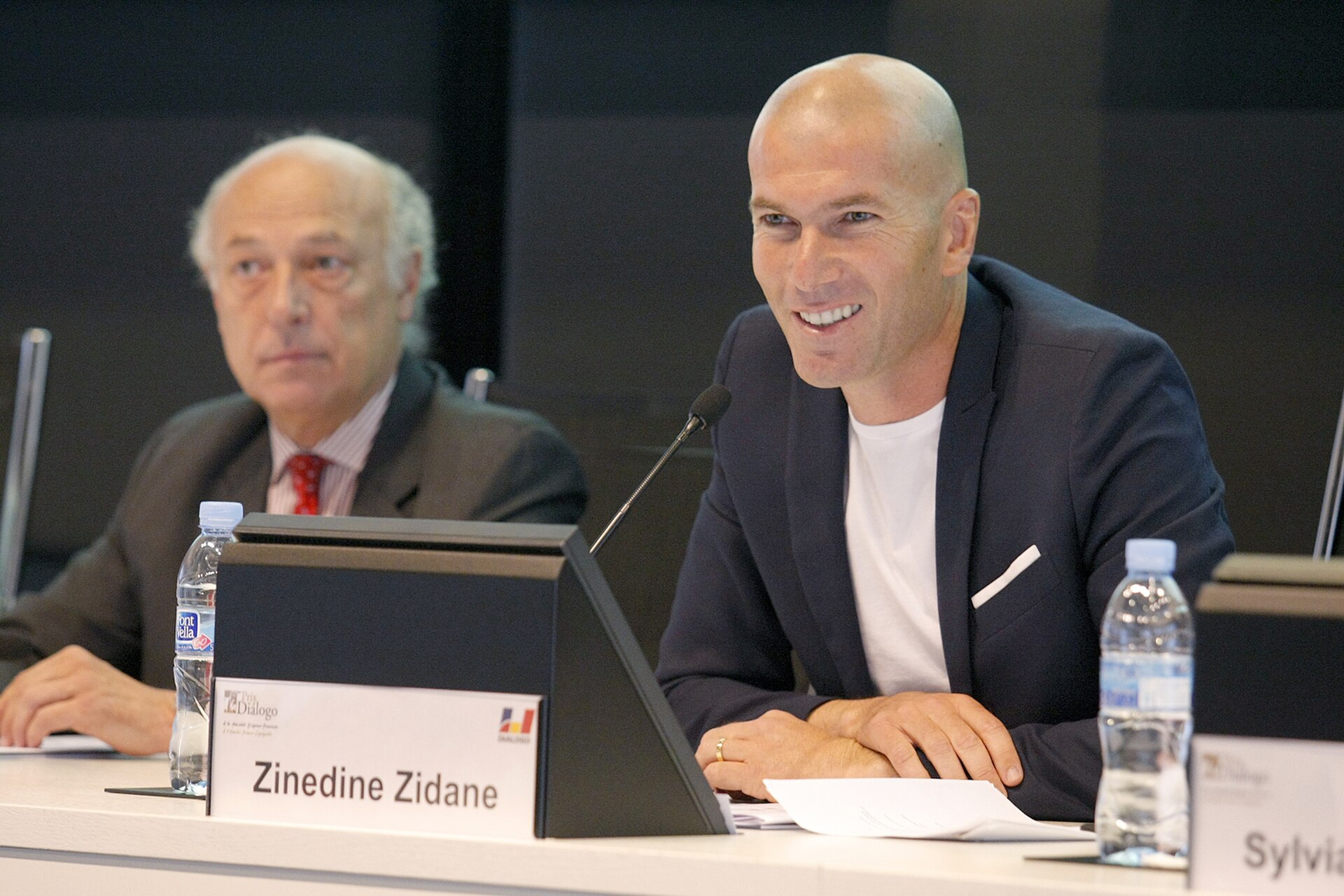 Zidane nommé sélectionneur des Bleus