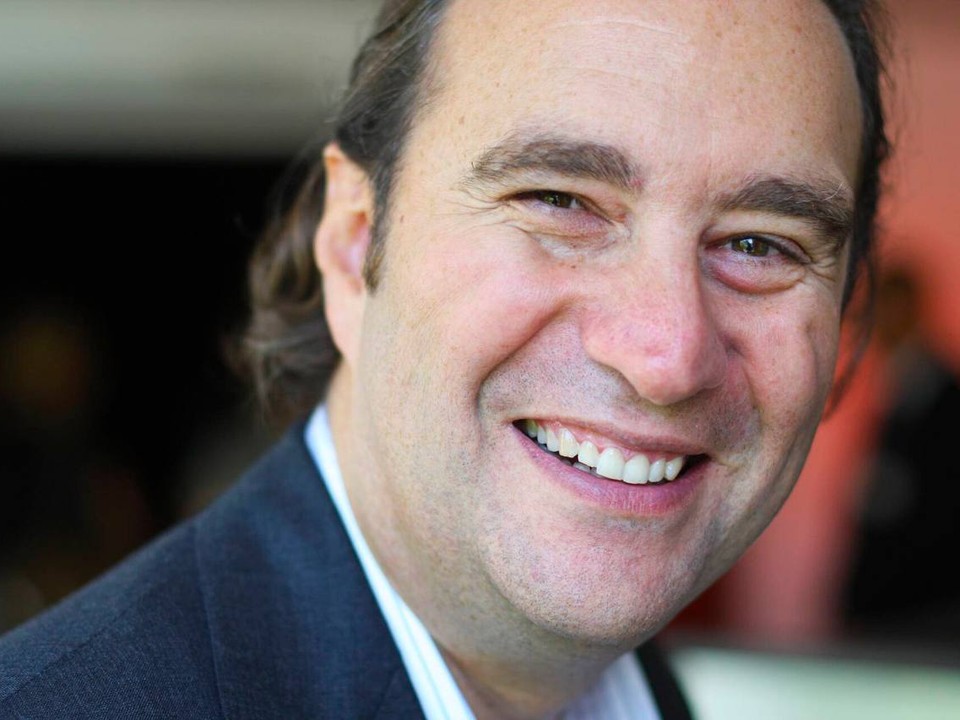« Comment devenir milliardaire ? » : la promo iconique de Xavier Niel cartonne sur les réseaux