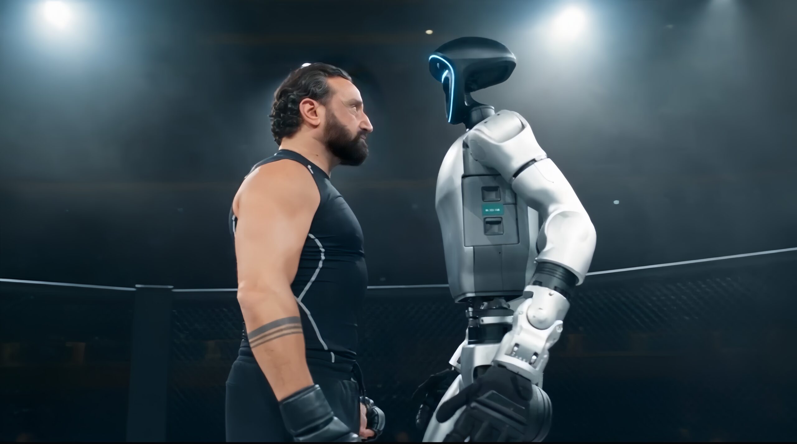 Cyril Hanouna prêt pour le combat : découvrez le teaser officiel