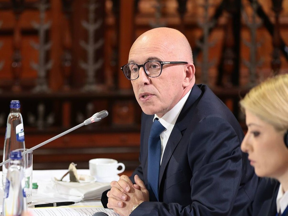 Éric Ciotti signe un arrêté qui interdit de laisser un animal seul dans un véhicule