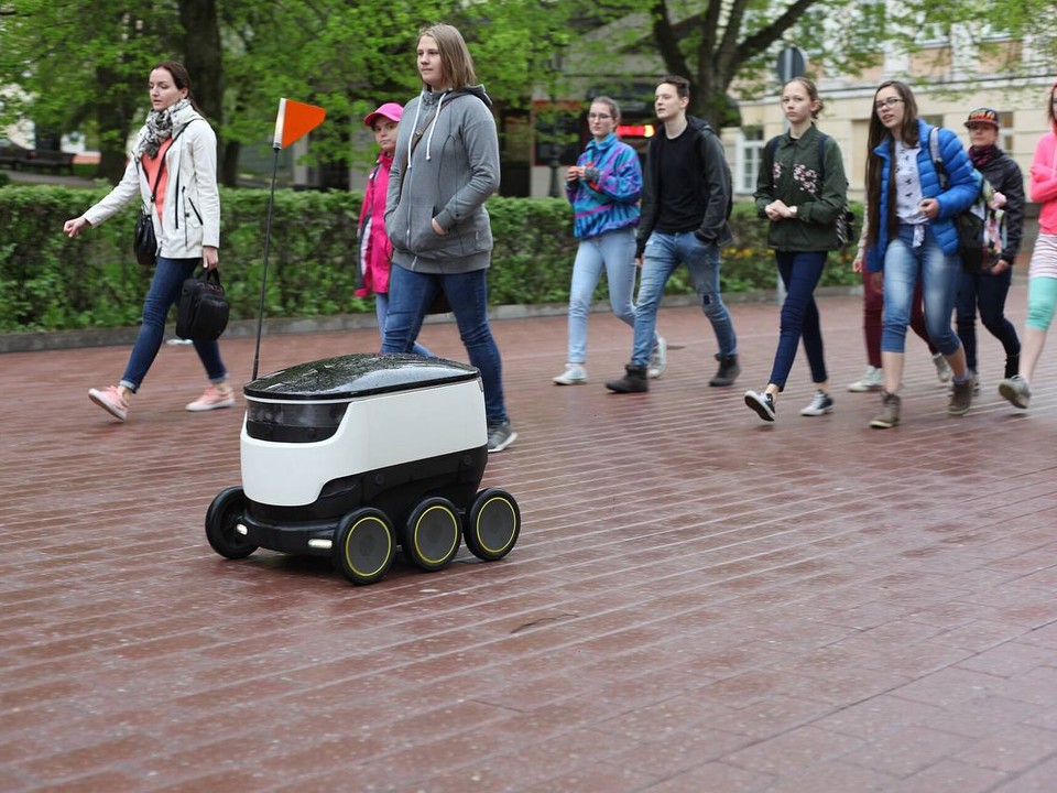 La France ouvre la voie à l&rsquo;homologation des premiers robots de livraison autonome