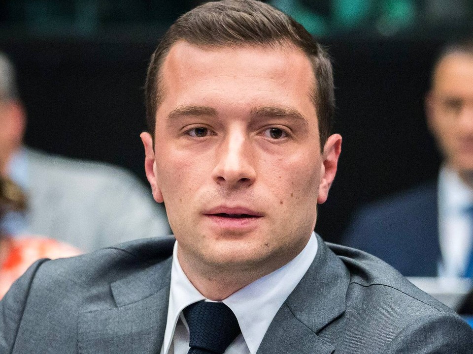 Jordan Bardella réélu président du Rassemblement national avec près de 99% des voix