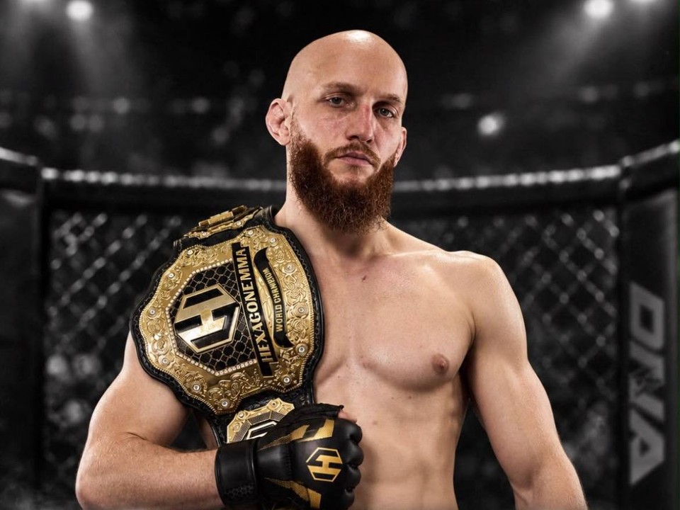 MMA : un combat d&rsquo;anthologie entre Léopold Goi et Samba Sima