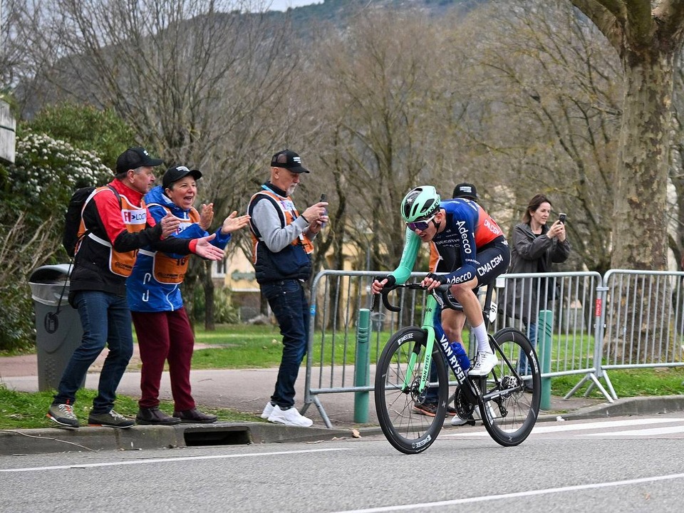 Paul Seixas en course sur route